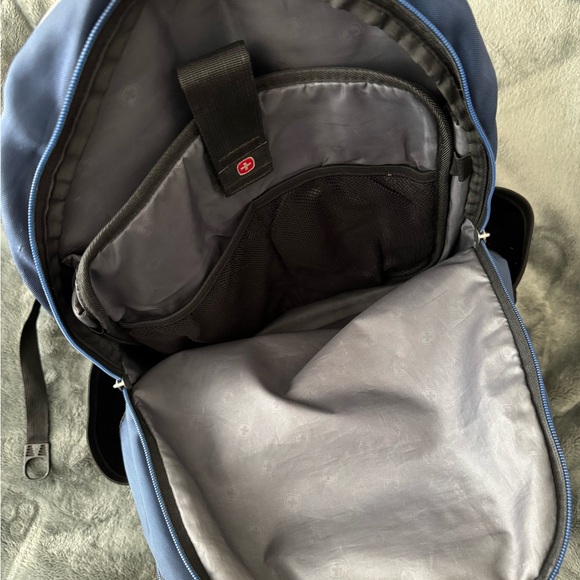 Swiss Army Airflow laptop backpack pre owned - Picture 3 of 13